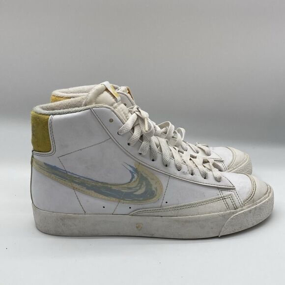 Youth Size 7Y Nike Blazer Mid ‘77 GS ‘Brushstrock White Leather Skate Sneakers - Picture 1 of 9